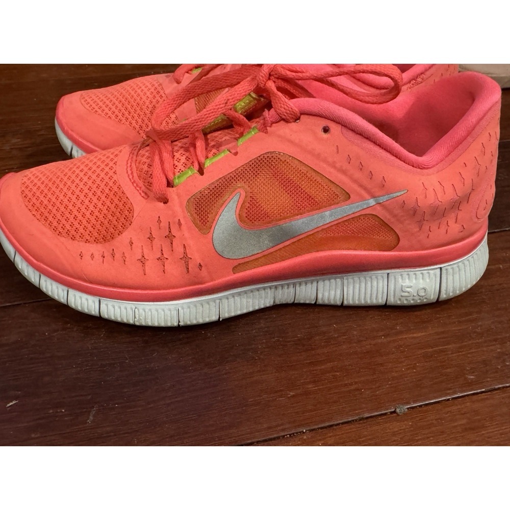 NIKE Women's FREE RUN +3...   510643-600 US Size 6.5 CORAL PINK - Picture 2 of 9